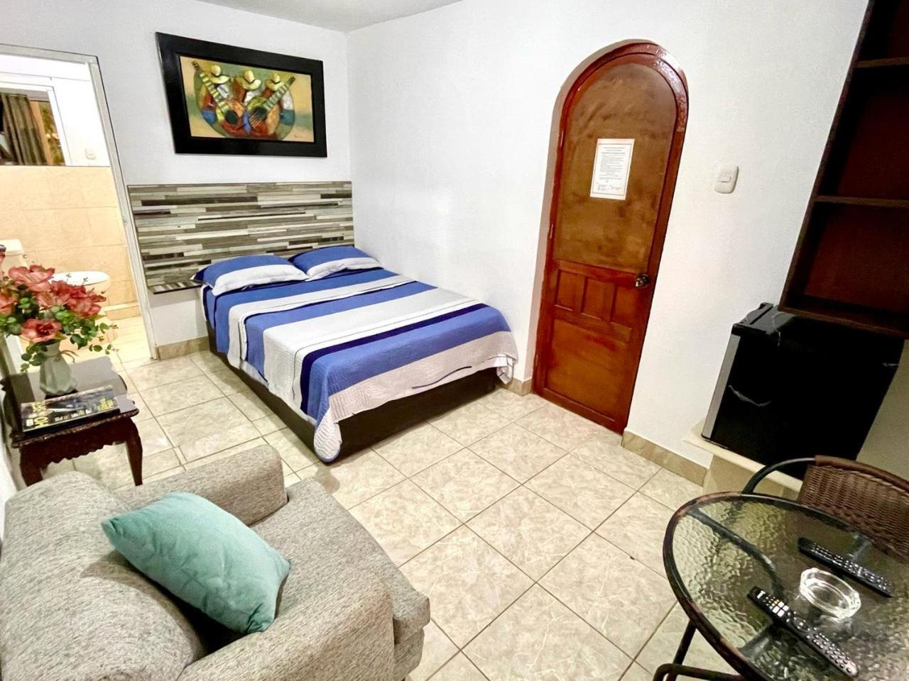 Hostal Ocean Pacifico 蓬塔内格拉 外观 照片